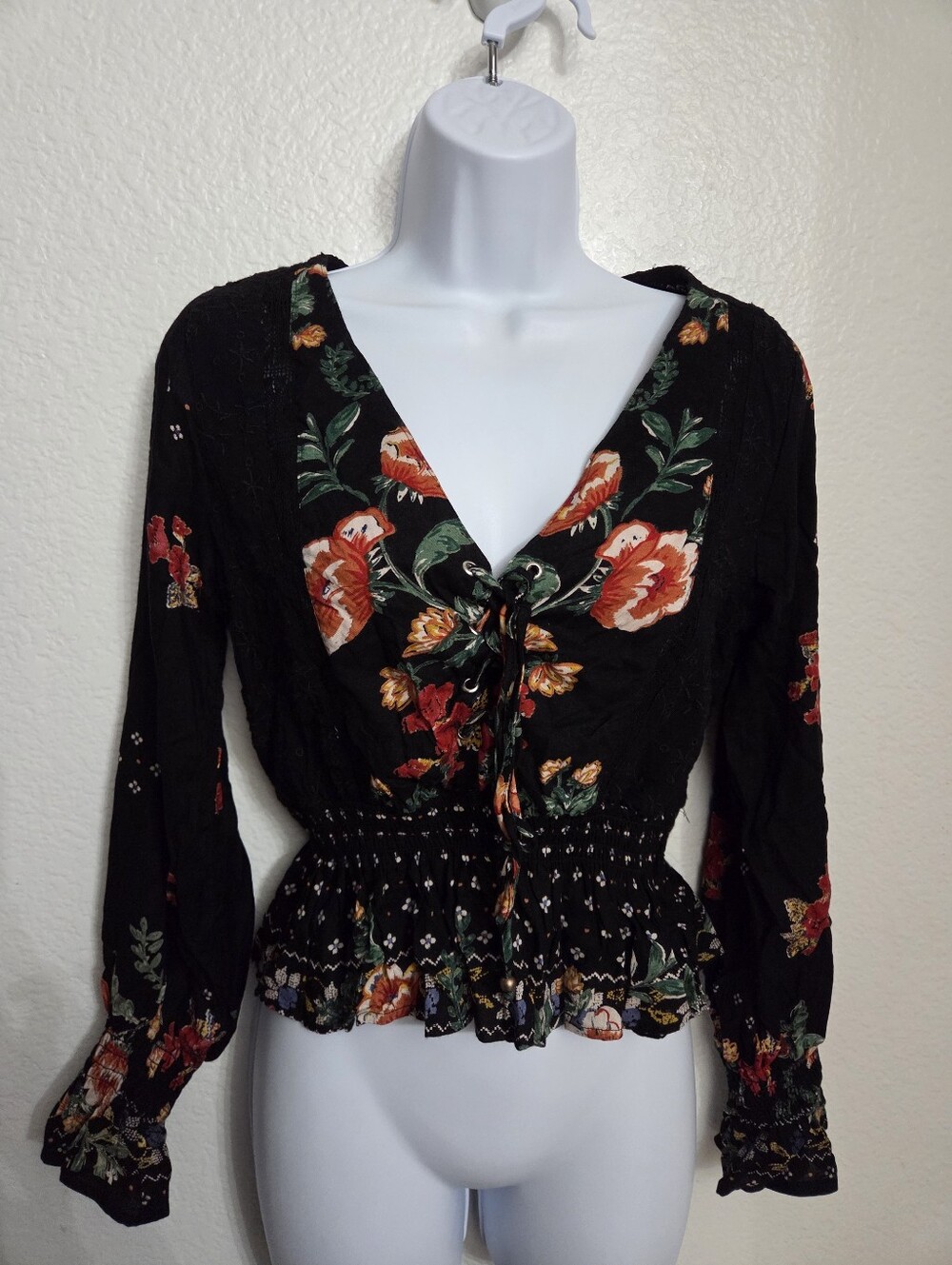 Angie Black Floral Smocked Waist Long Sleeve Top Women's Size Small